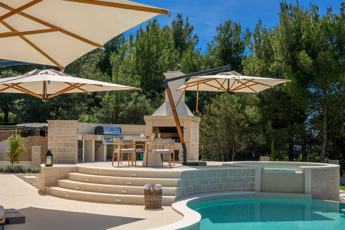 Strandvilla Adriatic Z bei Šibenik – Pool & Meerblick, Kroatien