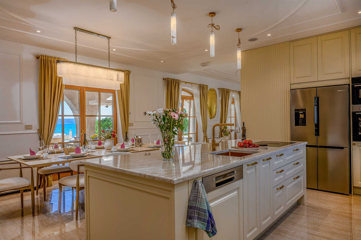 Strandvilla Adriatic Z bei Šibenik – Pool & Meerblick, Kroatien