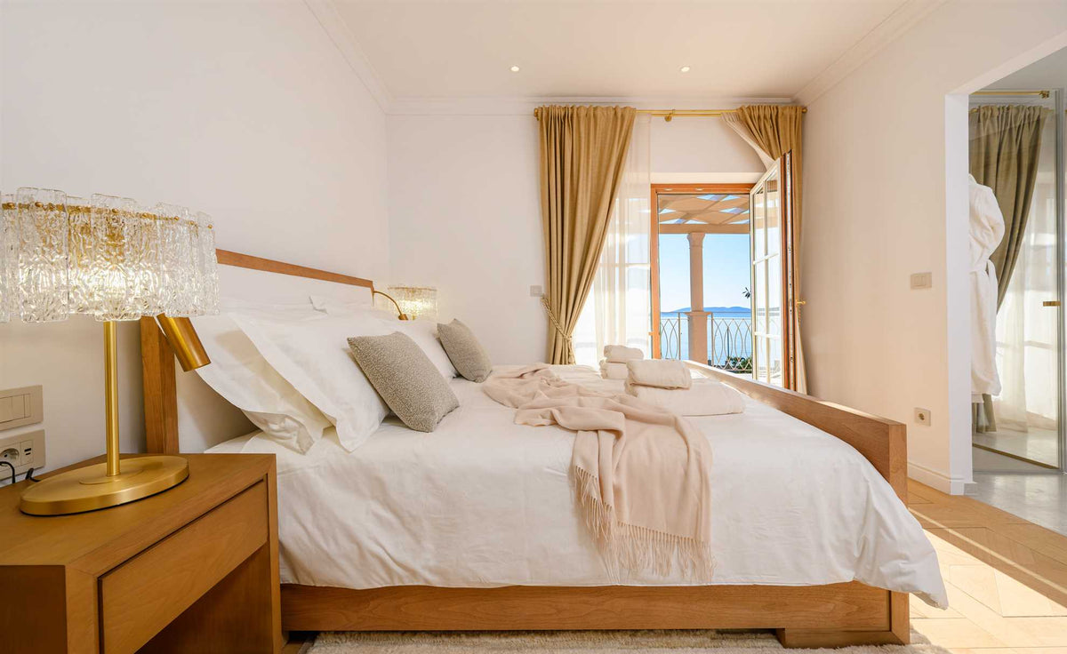 Strandvilla Adriatic Z bei Šibenik – Pool & Meerblick, Kroatien