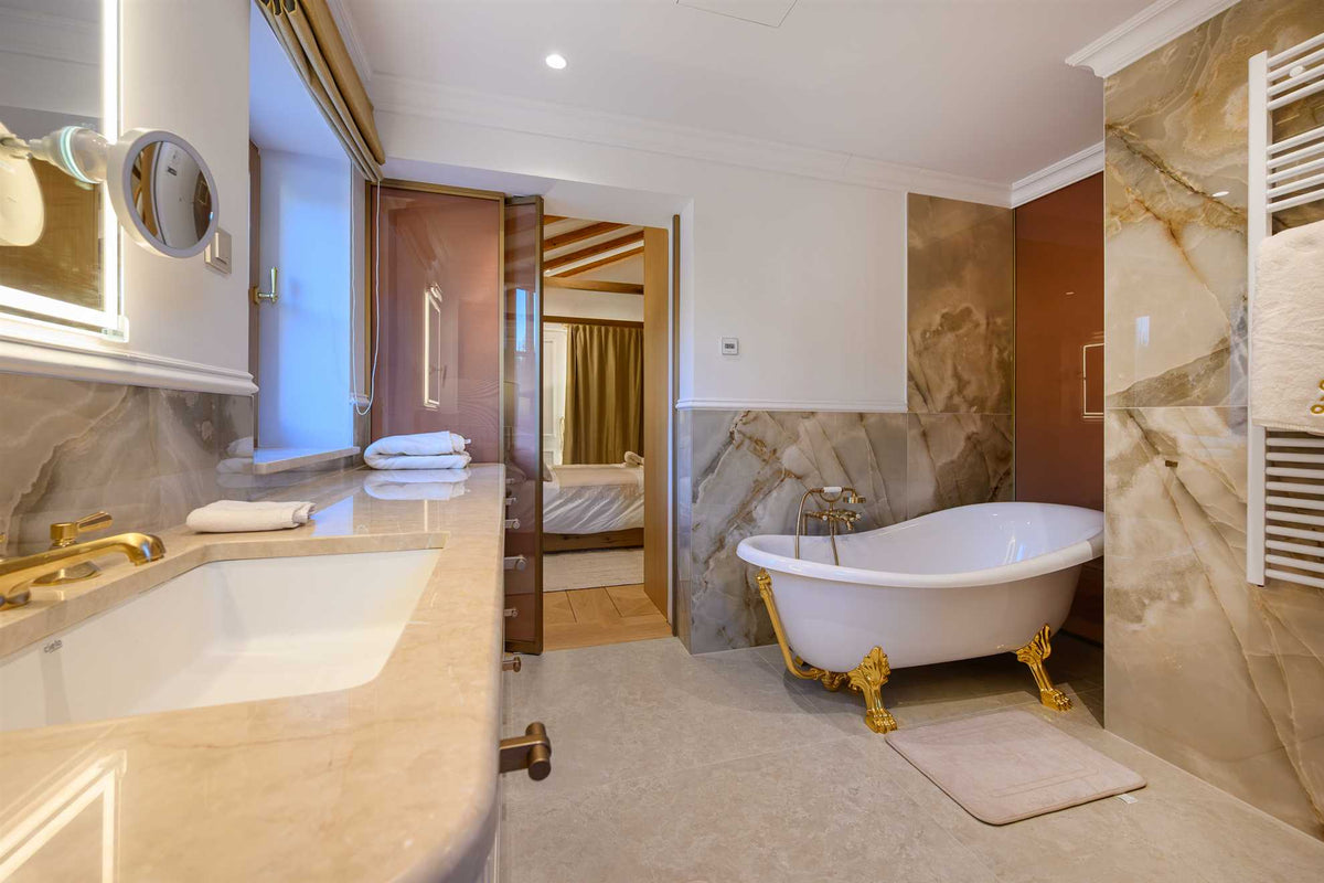 Strandvilla Adriatic Z bei Šibenik – Pool & Meerblick, Kroatien