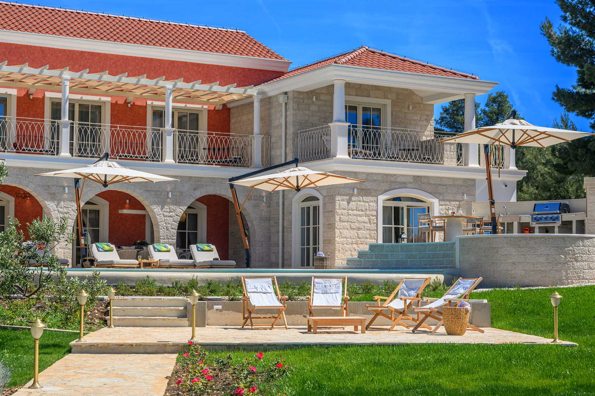 Strandvilla Adriatic Z bei Šibenik – Pool & Meerblick, Kroatien