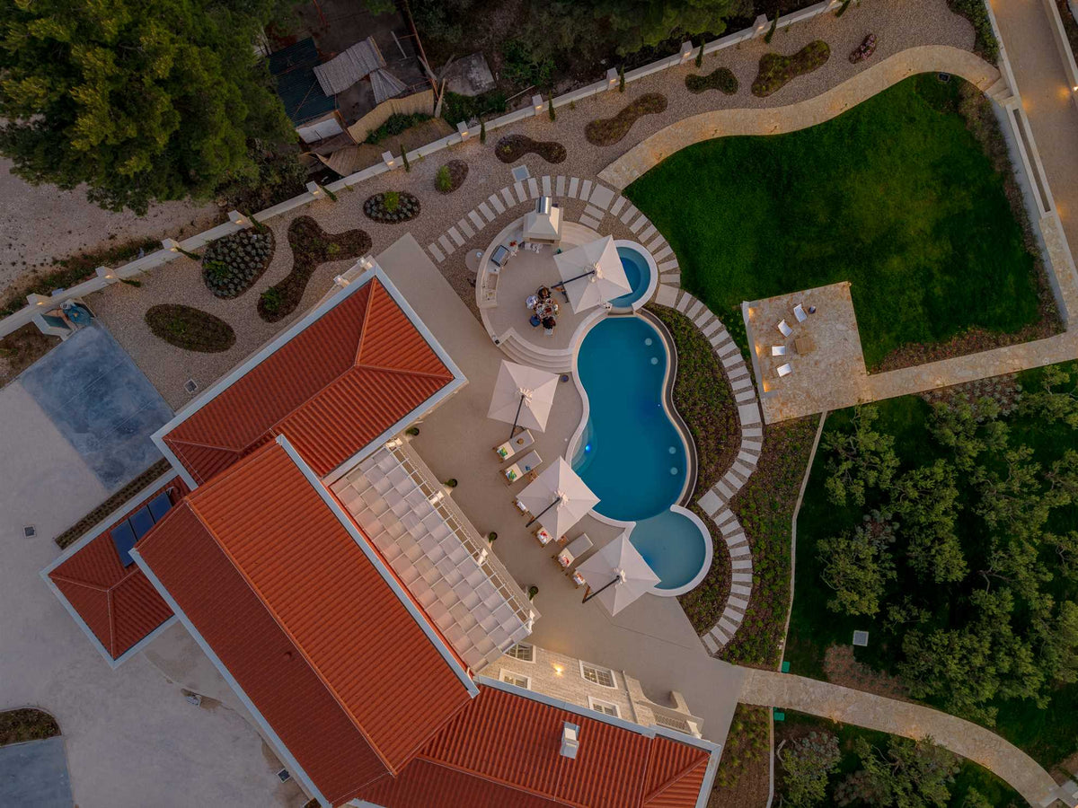 Strandvilla Adriatic Z bei Šibenik – Pool & Meerblick, Kroatien