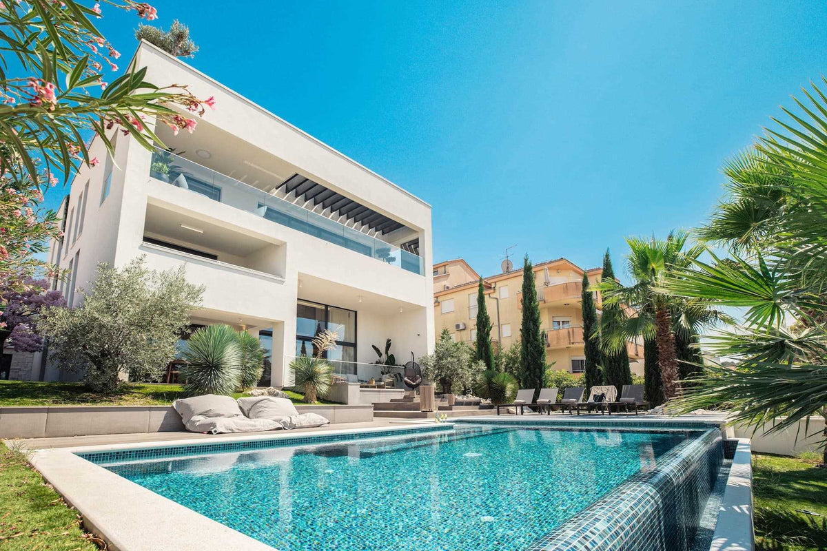 Villa Aquarama bei Trogir – 2 Pools & Meerblick, Kroatien