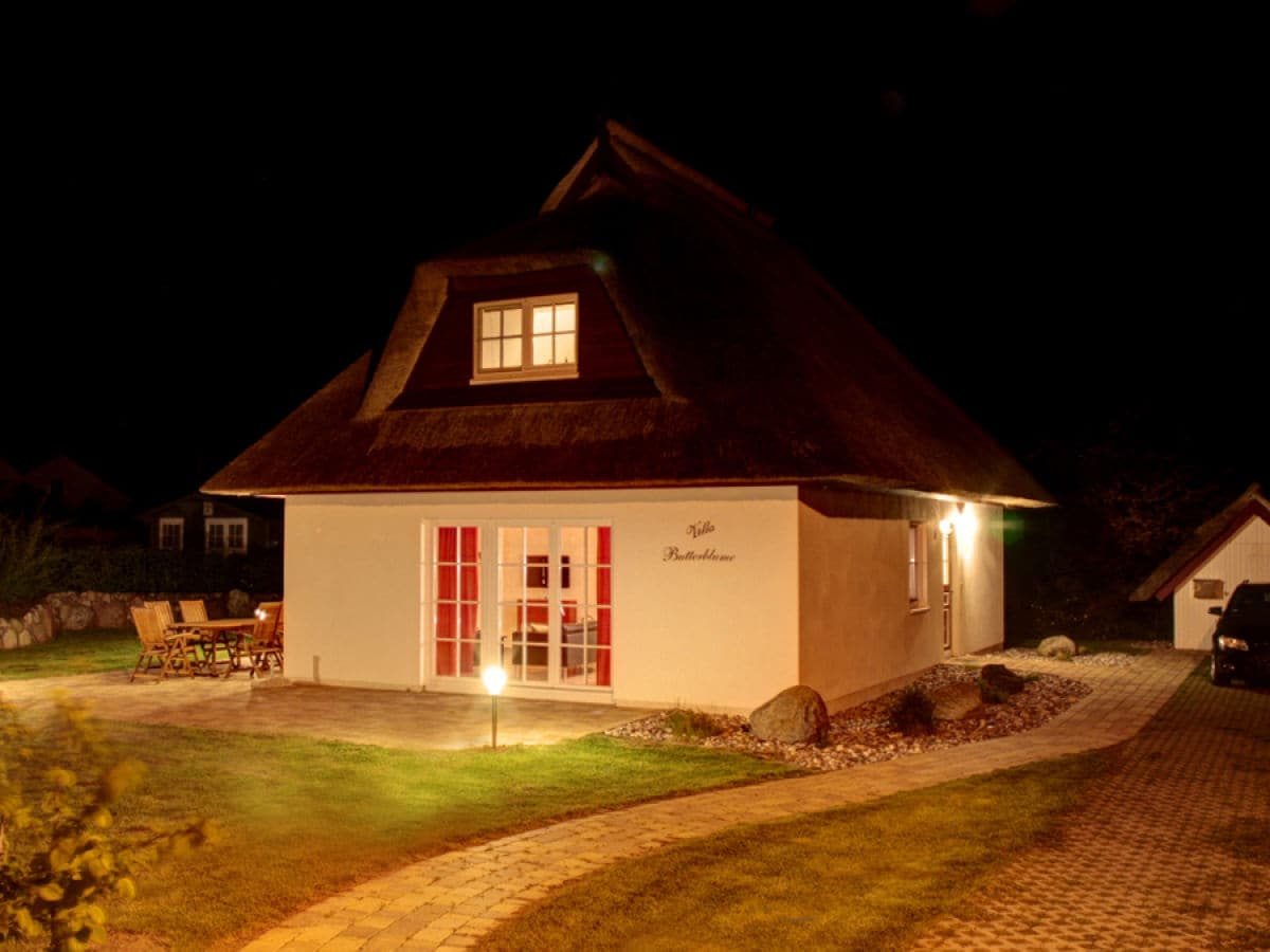 Villa Butterblume am Achterwasser – Reetdachhaus mit Sauna & Kamin, Usedom