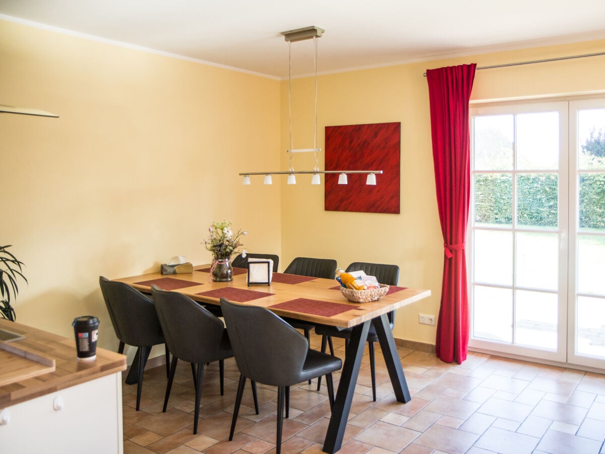 Villa Butterblume am Achterwasser – Reetdachhaus mit Sauna & Kamin, Usedom