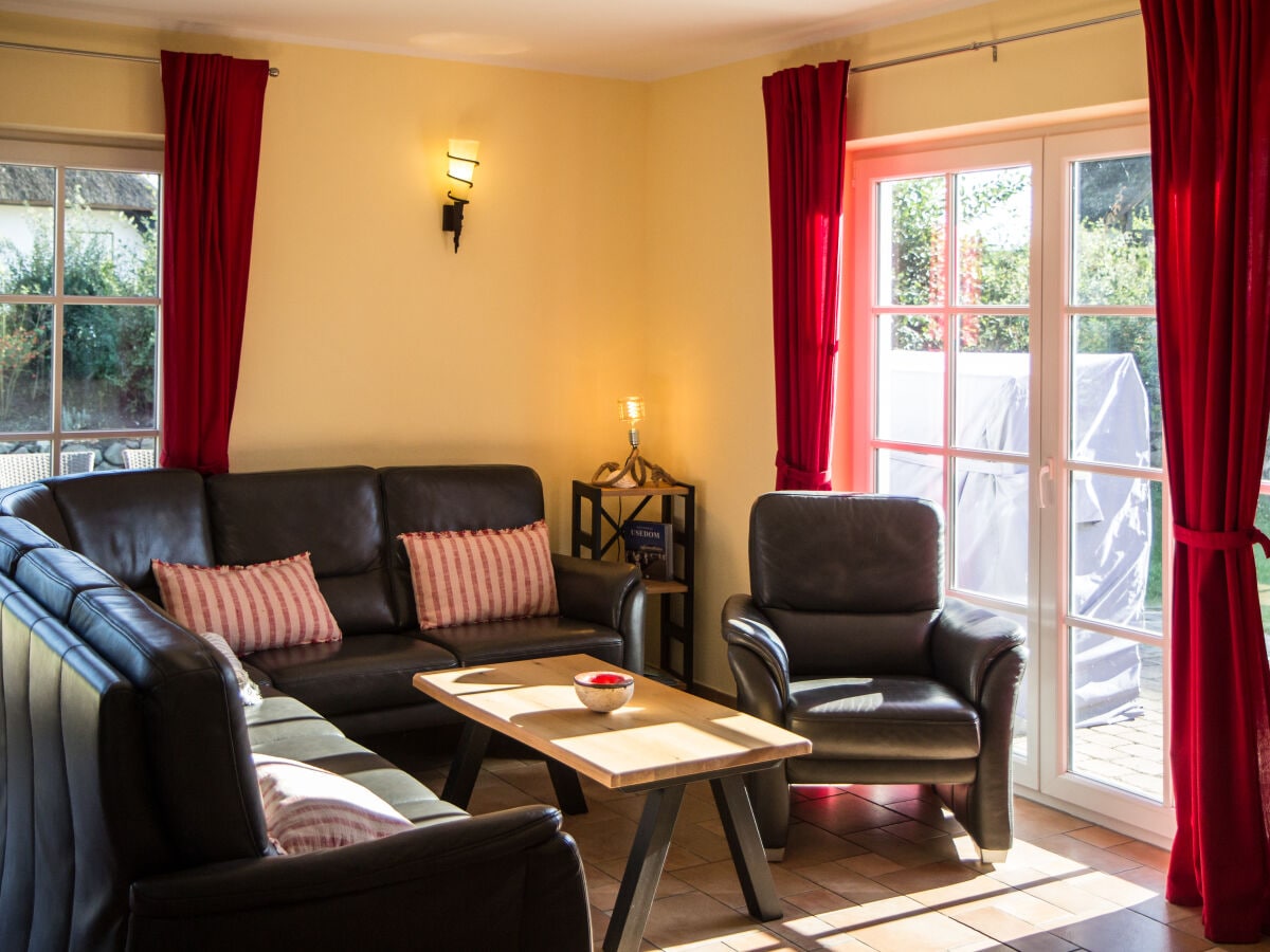 Villa Butterblume am Achterwasser – Reetdachhaus mit Sauna & Kamin, Usedom