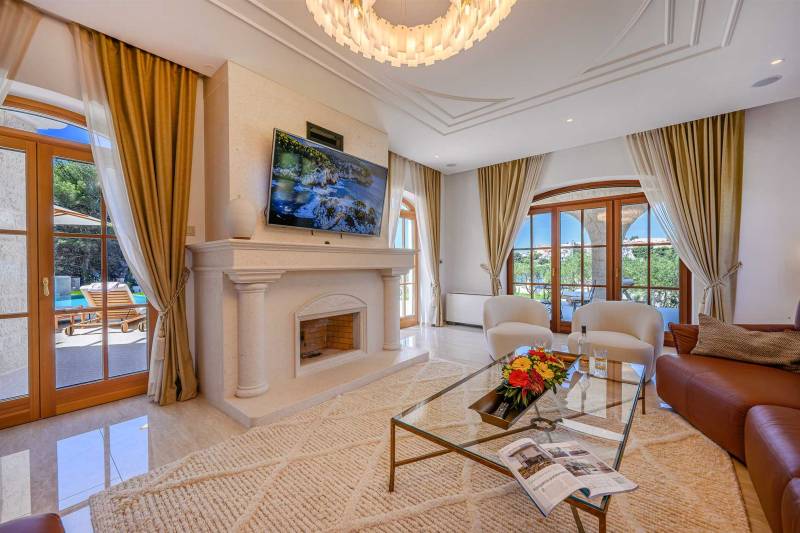 Strandvilla Adriatic Z bei Šibenik – Pool & Meerblick, Kroatien