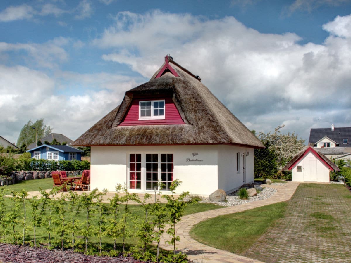 Villa Butterblume am Achterwasser – Reetdachhaus mit Sauna & Kamin, Usedom